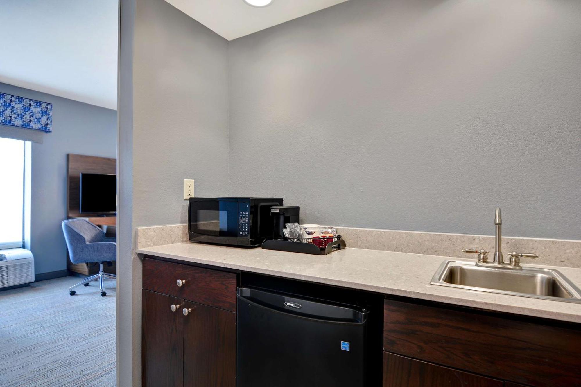 Hampton Inn & Suites Clearwater St Petersburg Ulmerton Road Fl Kültér fotó